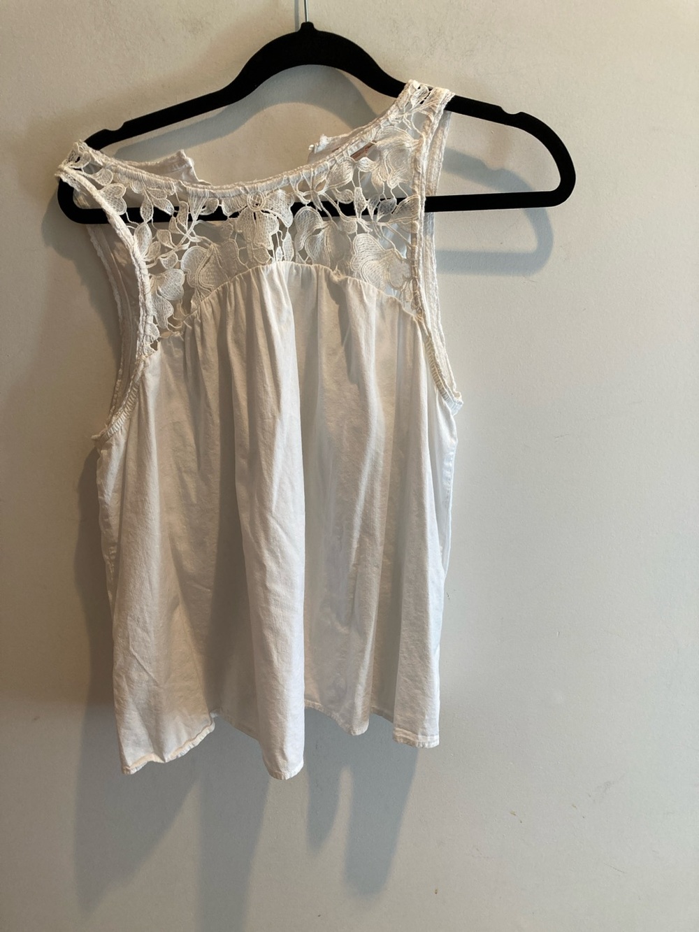 Knox Rose sleeveless White Crochet Yoke Tank Top